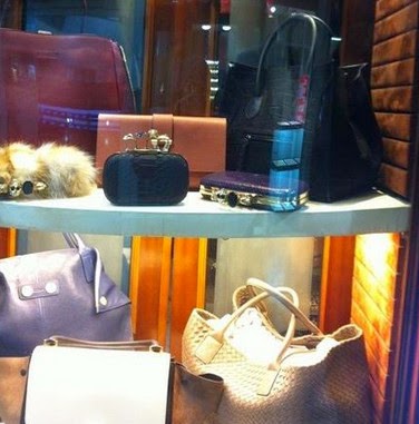 Από εδώ ψωνίζουν μαϊμού Louis Vuitton, Chanel και Ηermes οι επώνυμες Ελληνίδες -Ο έμπορος που τους πουλά τις τσάντες αποκαλύπτει - Φωτογραφία 5