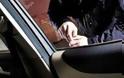 Πάτρα: Aλγερινός προσπάθησε να ανοίξει αυτοκίνητο δίπλα από την αστυνομία