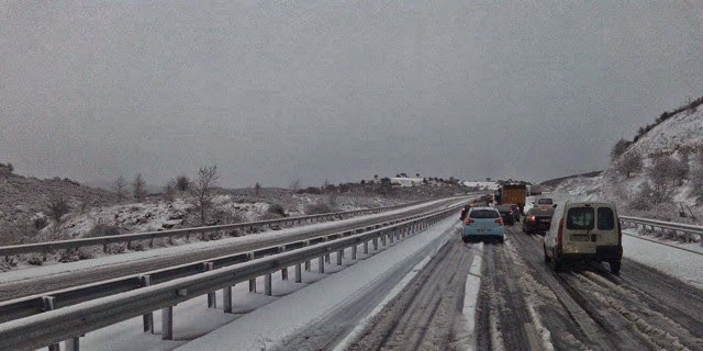 Πυκνή χιονόπτωση σε Ροδόπη και Έβρο – Το “έστρωσε” για τα καλά στην Εγνατία! [video] - Φωτογραφία 2