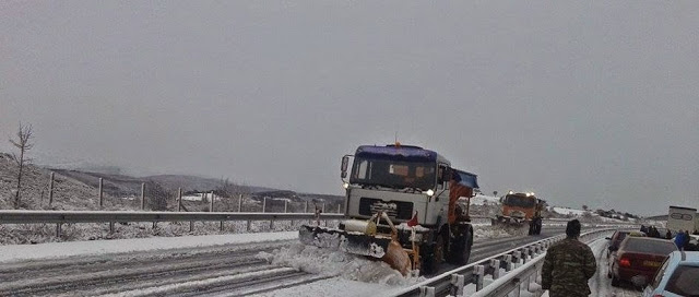 Πυκνή χιονόπτωση σε Ροδόπη και Έβρο – Το “έστρωσε” για τα καλά στην Εγνατία! [video] - Φωτογραφία 4