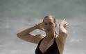 Η Kate Winslet με μαγιό που αποκαλύπτει τα παχάκια της - Φωτογραφία 2