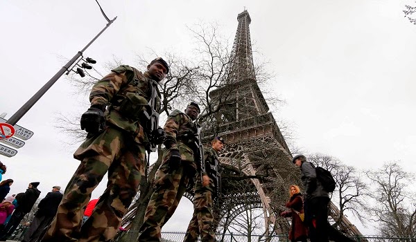 Γαλλία: Ο φόβος υπάρχει - 10000 στρατιωτικοί στους δρόμους για την ασφάλεια - Φωτογραφία 1