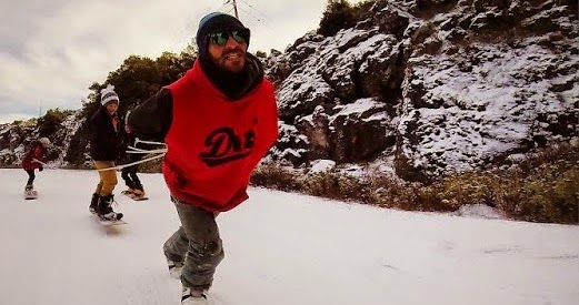 ΚΑΤΑΠΛΗΚΤΙΚΟ: Κάνουν snowboard στην Κέρκυρα [video + photos] - Φωτογραφία 2