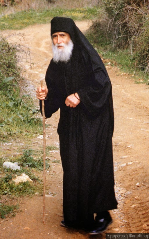 5849 - Μεγάλο φωτογραφικό αφιέρωμα στον Άγιο του λαού, τον Αγιορείτη Άγιο Παΐσιο - Φωτογραφία 25