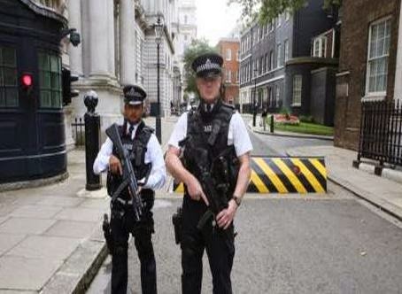 Βρετανία: Σε συναγερμό οι δυνάμεις ασφαλείας για επιθέσεις τζιχαντιστών - Φωτογραφία 1