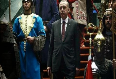 Ερντογάν ο... μεγαλοπρεπής και η στρατιά των Οθωμανών φρουρών [photos] - Φωτογραφία 1