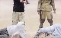 Παγκόσμιο σοκ: Βίντεο του Ισλαμικού κράτους δείχνει 10χρονο αγόρι να εκτελεί δύο άνδρες [photos] - Φωτογραφία 7