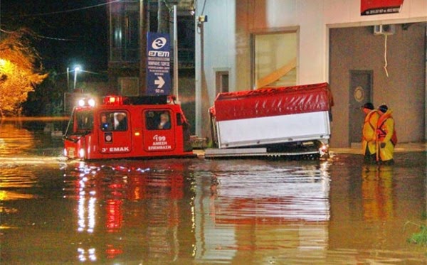 Η θάλασσα βγήκε στην στεριά στην Κρήτη! - Φωτογραφία 3