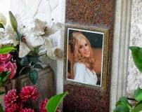 Σε τραγική κατάσταση ο τάφος της Αλίκης Βουγιουκλάκη - Φωτογραφία 3