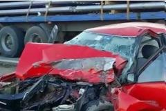 Θανατηφόρο τροχαίο μετά από σύγκρουση με νταλίκα! Το χρονικό ανατριχιάζει... [photos]