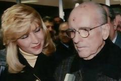 Η παραίτηση του Ανδρέα Παπανδρέου. Η Λιάνη λιποθύμησε οι διάδοχοι οργίασαν