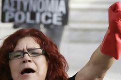 BBC για καθαρίστριες: «Η εξέγερση του πλαστικού γαντιού»