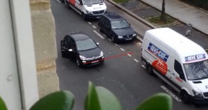 Κι όμως υπάρχει αίμα στο βίντεο της εκτέλεσης του Γάλλου αστυνομικού στο Παρίσι - Φωτογραφία 18