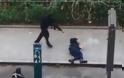 Κι όμως υπάρχει αίμα στο βίντεο της εκτέλεσης του Γάλλου αστυνομικού στο Παρίσι - Φωτογραφία 3