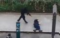 Κι όμως υπάρχει αίμα στο βίντεο της εκτέλεσης του Γάλλου αστυνομικού στο Παρίσι - Φωτογραφία 5