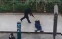 Κι όμως υπάρχει αίμα στο βίντεο της εκτέλεσης του Γάλλου αστυνομικού στο Παρίσι - Φωτογραφία 7