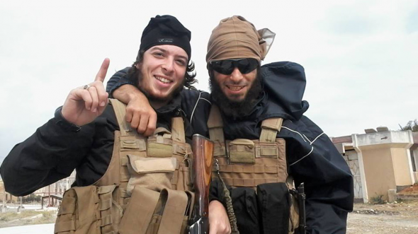 Αυτοί είναι οι 2 νεκροί τζιχαντιστές του Βελγίου - Δείτε φωτογραφίες τους με τα όπλα στα χέρια [photos] - Φωτογραφία 4