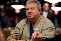 ΑΥΤΟΣ είναι ο ΕΛΛΗΝΑΣ βασιλιάς του τζόγου, που τα έχασε όλα