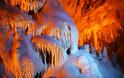 1 εκ. 500 χιλ. χρόνια χρειάστηκαν για να σχηματιστούν οι σταλακτίτες και σταλαγμίτες του σπηλαίου Περάματος Ιωαννίνων!