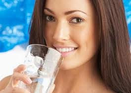 Υγεία: Νερό, Μάθετε γιατί πρέπει να το πίνετε κάθε πρωί με άδειο στομάχι - Φωτογραφία 1