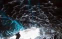 ΘΑ ΣΑΣ ΚΑΘΗΛΩΣΕΙ: Το ΥΠΕΡΟΧΟ σπήλαιο πάγων της Ισλανδίας [photos]