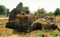 Eρείπια παμπάλαιου ναού δίπλα στον μυθικό ποταμό Αχέροντα...