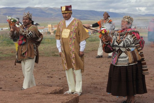 Βολιβία: Δείτε τον πρόεδρο Μοράλες σαν... αυτοκράτορα των Ίνκας [photos] - Φωτογραφία 2