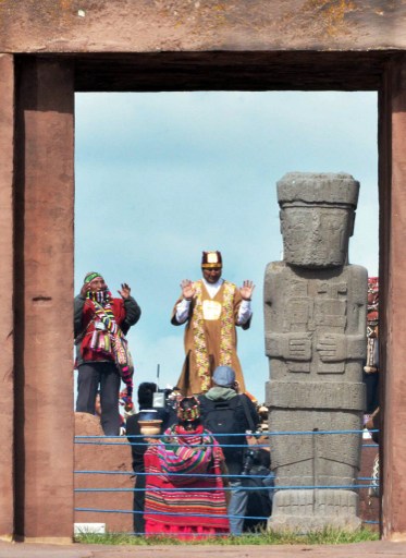 Βολιβία: Δείτε τον πρόεδρο Μοράλες σαν... αυτοκράτορα των Ίνκας [photos] - Φωτογραφία 4