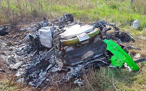Βγήκαν ζωντανοί από ατύχημα με μια Lamborghini Aventador που έτρεχε με 320 χλμ/ώρα [video + photos] - Φωτογραφία 1