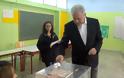 Στο Παγκράτι ψήφισε ο Αβραμόπουλος... [photos] - Φωτογραφία 2