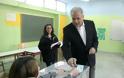 Στο Παγκράτι ψήφισε ο Αβραμόπουλος... [photos] - Φωτογραφία 3