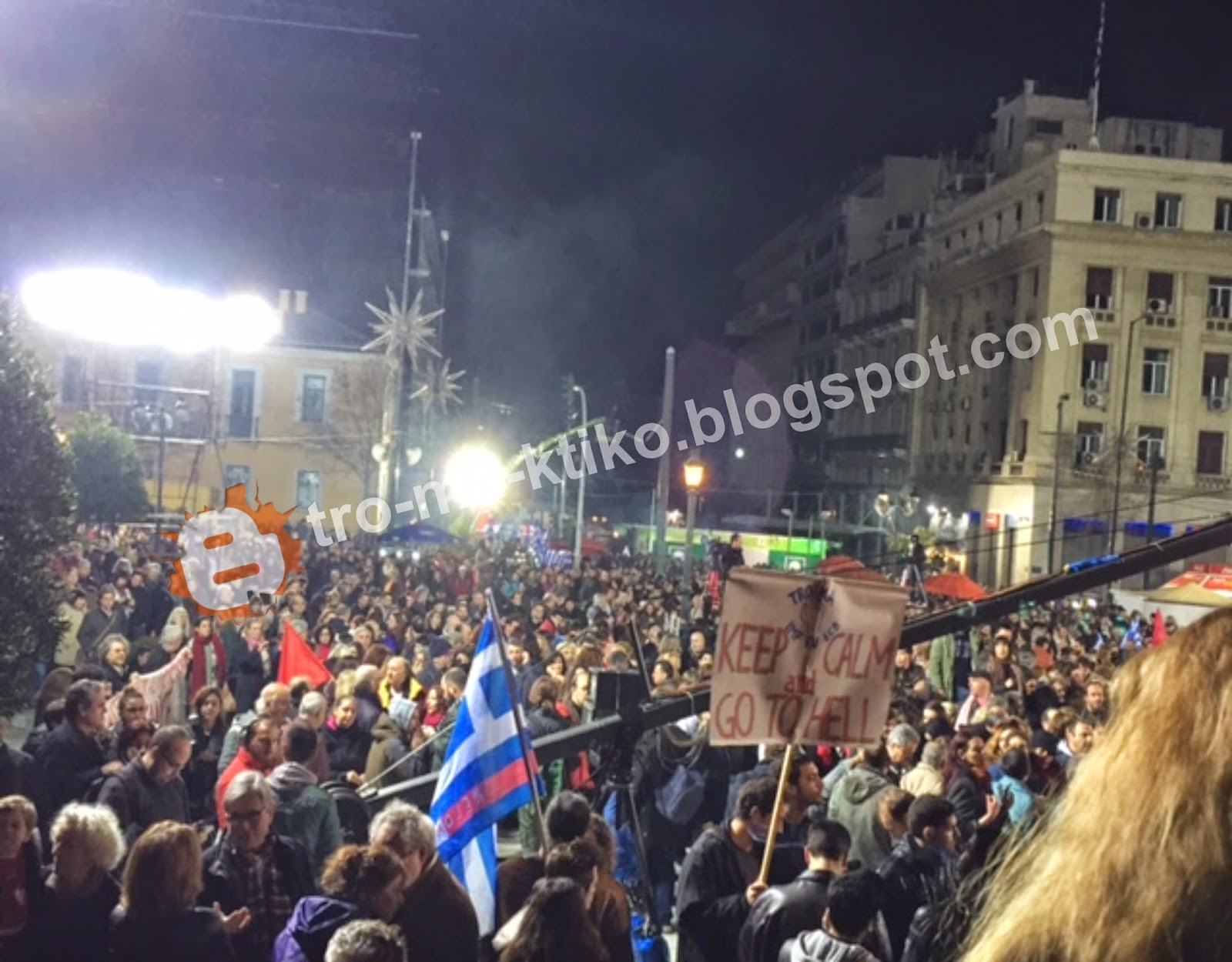 ΧΑΜΟΣ από κόσμο για να ακούσει τις δηλώσεις του Τσίπρα [photos] - Φωτογραφία 1