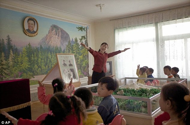 Πώς η Βόρεια Κορέα κάνει πλύση εγκεφάλου στα νήπια -Τα εκπαιδεύει να μισούν τους δυτικούς - Φωτογραφία 2