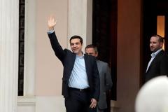 Αυτά είναι τα 3 πρόσωπα του Αλέξη Τσίπρα... [photos]