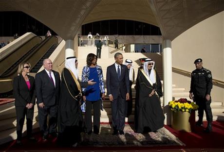 Η Μισέλ Ομπάμα τάραξε τους Σαουδάραβες με την εμφάνισή της [photos] - Φωτογραφία 2