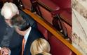 Το σκύψιμο της Έλενας Ράπτη στην Βουλή που κάνει τον γύρο του διαδικτύου [photo] - Φωτογραφία 2