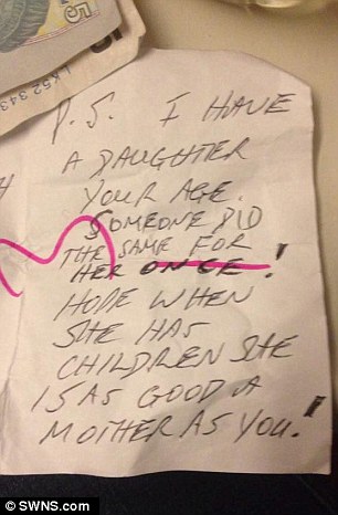 Το σημείωμα επιβάτη τρένου σε άγνωστη συνεπιβάτιδά του, ανύπαντρη μητέρα, που έγινε viral! [photo] - Φωτογραφία 4