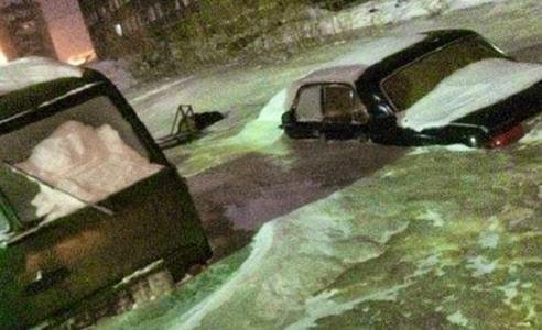 ΑΠΙΣΤΕΥΤΟ: Έσπασαν οι σωλήνες στη Σιβηρία και πάγωσαν τα ΠΑΝΤΑ [photos] - Φωτογραφία 1