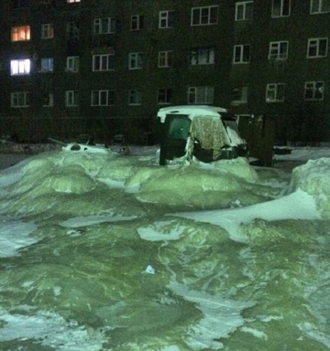 ΑΠΙΣΤΕΥΤΟ: Έσπασαν οι σωλήνες στη Σιβηρία και πάγωσαν τα ΠΑΝΤΑ [photos] - Φωτογραφία 3