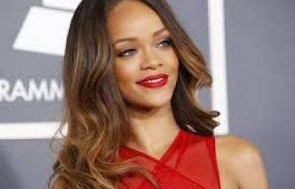 Rihanna: 8,5 χιλιάδες ευρώ της κόστισε αυτή η εμφάνιση! [photos] - Φωτογραφία 1