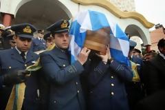 Θρήνος στο τελευταίο “αντίο” του σμηναγού Αθανάσιου Ζάγκα