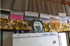 Έβαλε το εμπόρευμα σε κούτες και... ησύχασε
