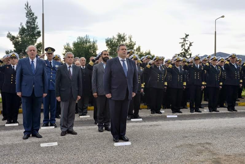 Την επέτειο της θυσίας των τριών Ελλήνων αξιωματικών στα Ίμια τίμησε ο ΥΕΘΑ Πάνος Καμμένος - Φωτογραφία 1