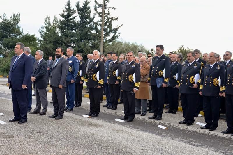 Την επέτειο της θυσίας των τριών Ελλήνων αξιωματικών στα Ίμια τίμησε ο ΥΕΘΑ Πάνος Καμμένος - Φωτογραφία 4