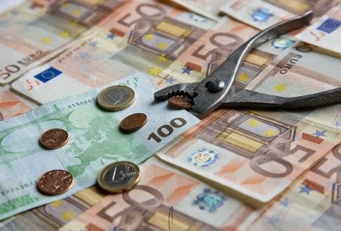 Σας ενδιαφέρει: Αυτά είναι τα επτά επιδόματα που θα αυξηθούν με τον βασικό μισθό στα 751 ευρώ! - Φωτογραφία 1