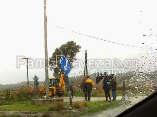 Πρέβεζα: Μεγάλες ποσότητες νερού στην εθνική οδό - Φωτογραφία 4