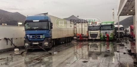 Ντελεπάρισε νταλίκα σε γκαράζ πλοίου της γραμμής Πάτρα-Ιταλία - Δείτε φωτο - Φωτογραφία 3