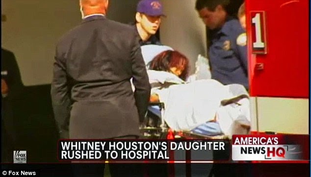 Τραγική ειρωνεία: Αναίσθητη στη μπανιέρα της βρέθηκε η κόρη της Γουίτνεϊ Χιούστον - Φωτογραφία 1