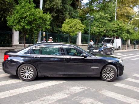 Στο «σφυρί» βγάζει η κυβέρνηση την αλεξίσφαιρη και αλεξίβομβη BMW του Βενιζέλου - Φωτογραφία 2