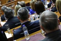 Αυτό το ΗΞΕΡΕΣ; Πόσο μας ΚΟΣΤΙΖΕΙ ένας ΒΟΥΛΕΥΤΗΣ; (Πολύ περισσότερο από τον μισθό του)